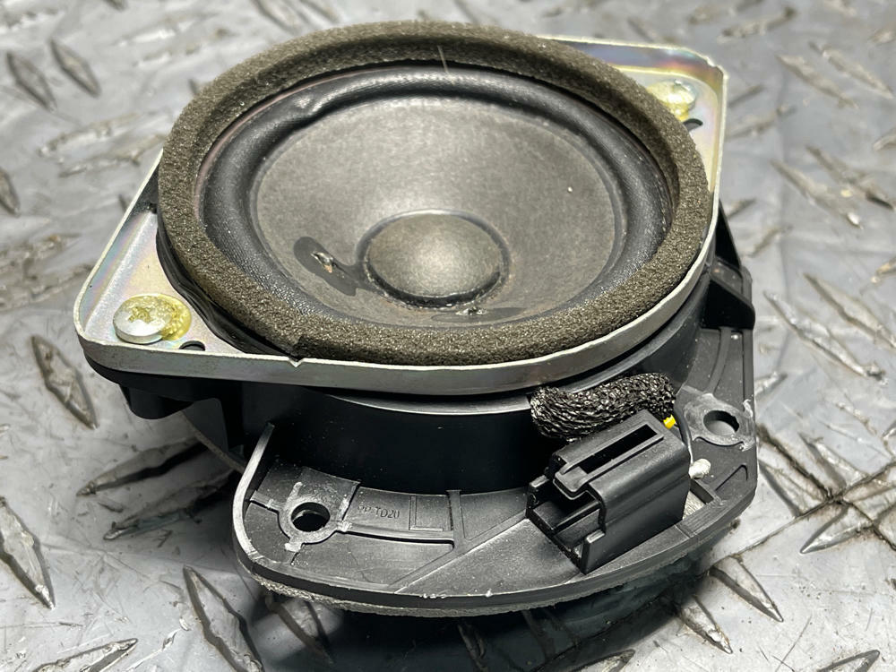 2015-23 Ford Mustang GT OEM Door Tweeter Pair 258