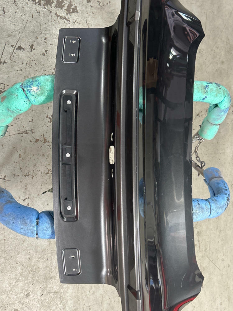 2015-23 Ford Mustang GT Roush Stage 2 Decklid- Code J7, Missing Filler Panel 261