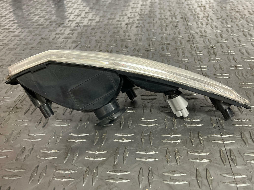 2015-17 Ford Mustang GT OEM Driver LH Turn Signal/Parking Light Housing 261