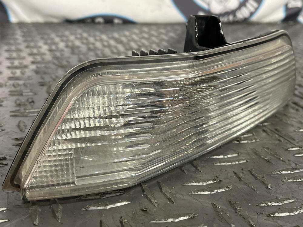 2015-17 Ford Mustang GT OEM Driver LH Turn Signal/Parking Light Housing 261