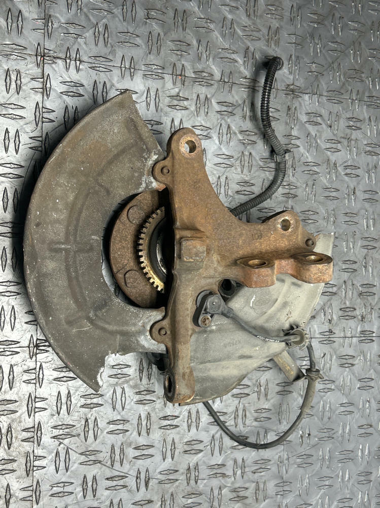 1999-04 Ford Mustang GT/Bullitt Front LH Driver Spindle Assem. 271