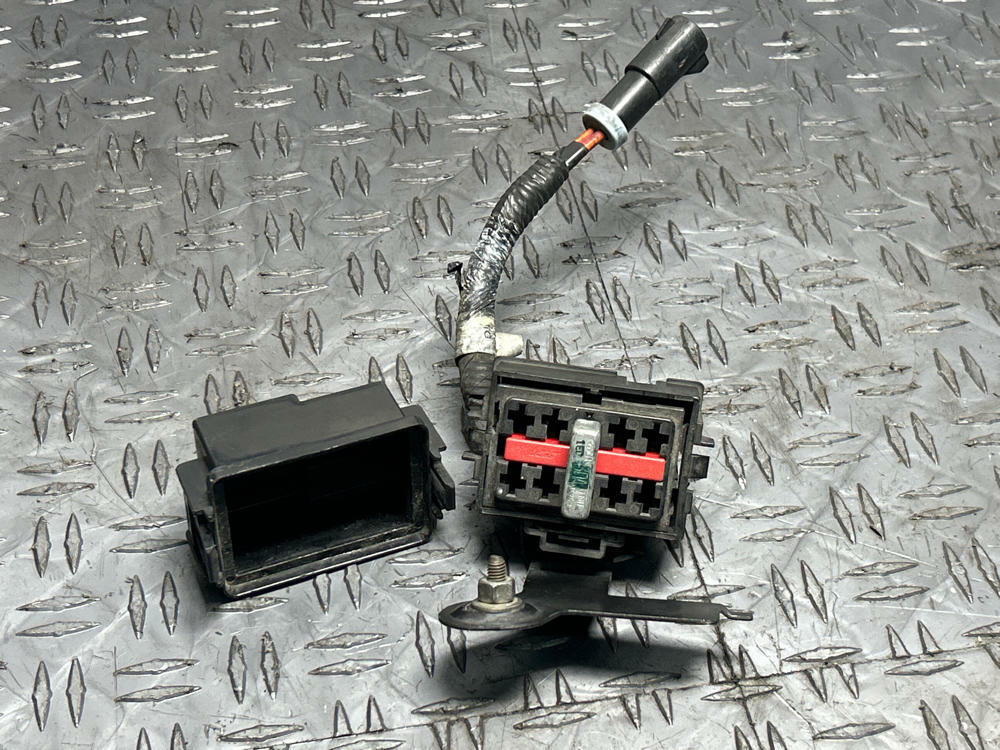 1999-04 Ford Mustang GT/Bullitt Fan Relay- for 2V 271