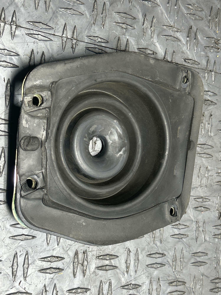 1999-04 Ford Mustang Shifter Isolater Plate- NICE 271