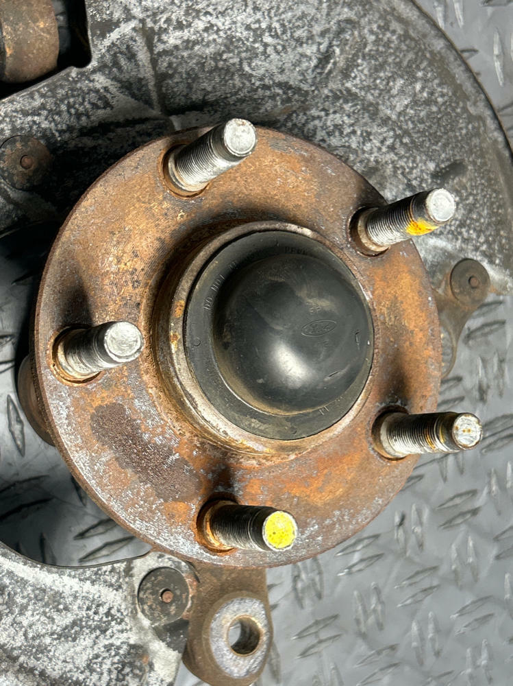 1999-04 Ford Mustang GT/Bullitt Front LH Driver Spindle Assem. 271