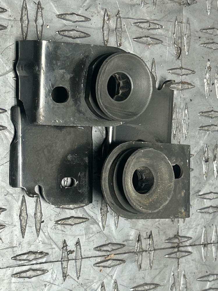 1999-04 Ford Mustang GT/Bullitt Upper Radiator Brackets Pair 271