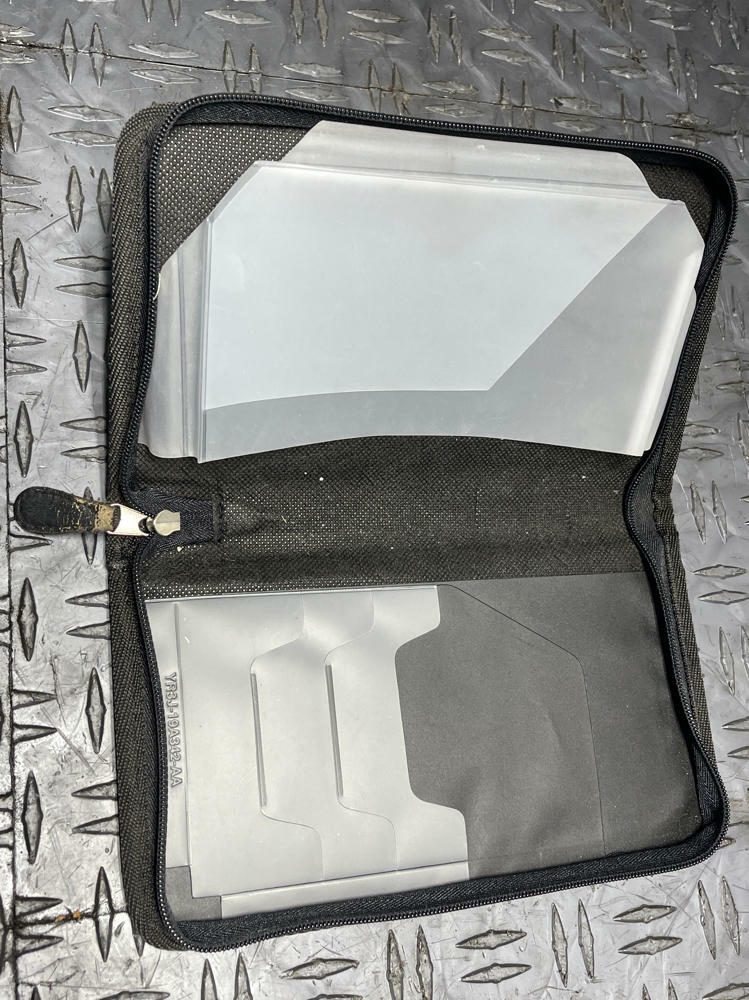 2001 Ford Mustang GT Owners Manual Kit- Very Nice for Age 282