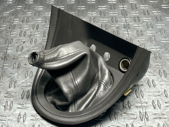 1999-04 Ford Mustang GT/SVT Cobra Shifter Bezel & Boot- LOW MILES 282