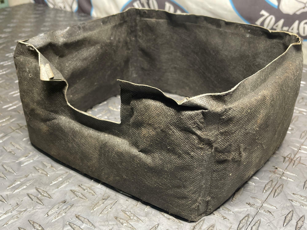 1999-04 Ford Mustang OEM Battery Insulator/Shield- NICE, 17k Miles 277