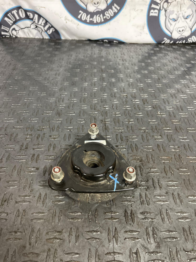 2015-23 Ford Mustang GT Passenger Front RH Strut Hat 278