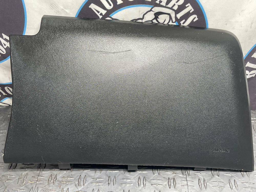 2018-23 Ford Mustang GT Glovebox & Trim (KR3B-63060T10-BD3ZHE) 279