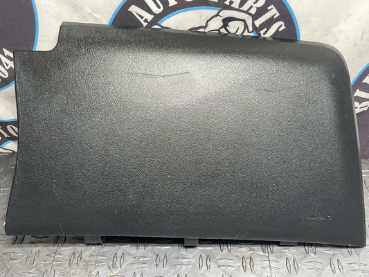 2018-23 Ford Mustang GT Glovebox & Trim (KR3B-63060T10-BD3ZHE) 279