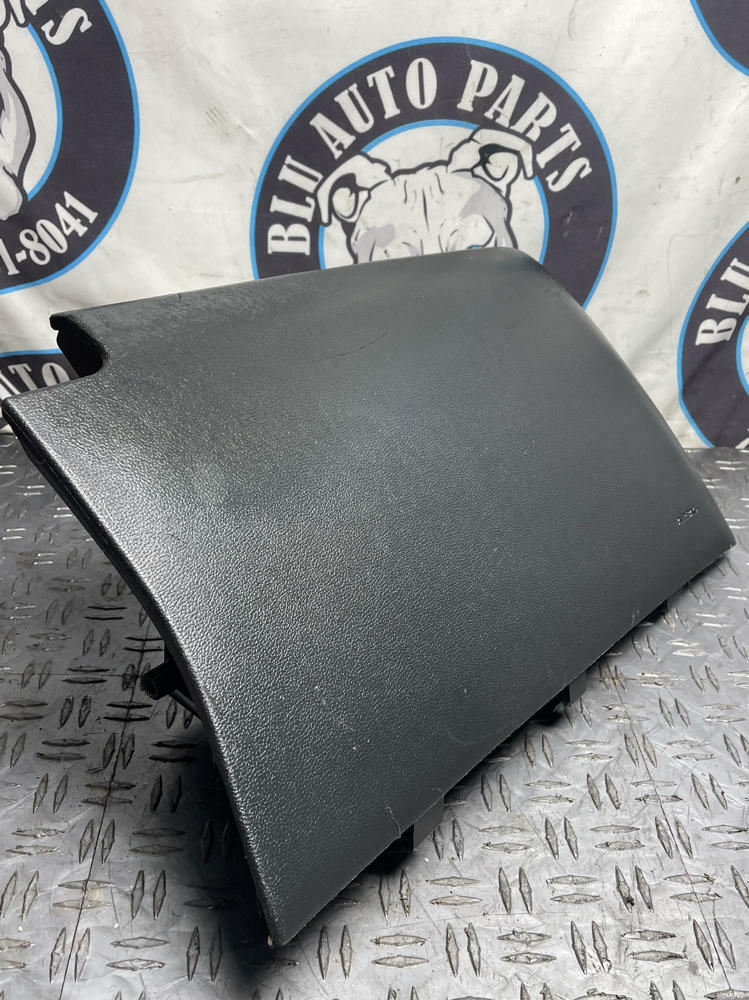 2018-23 Ford Mustang GT Glovebox & Trim (KR3B-63060T10-BD3ZHE) 279