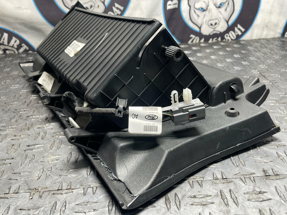 2018-23 Ford Mustang GT Glovebox & Trim (KR3B-63060T10-BD3ZHE) 279