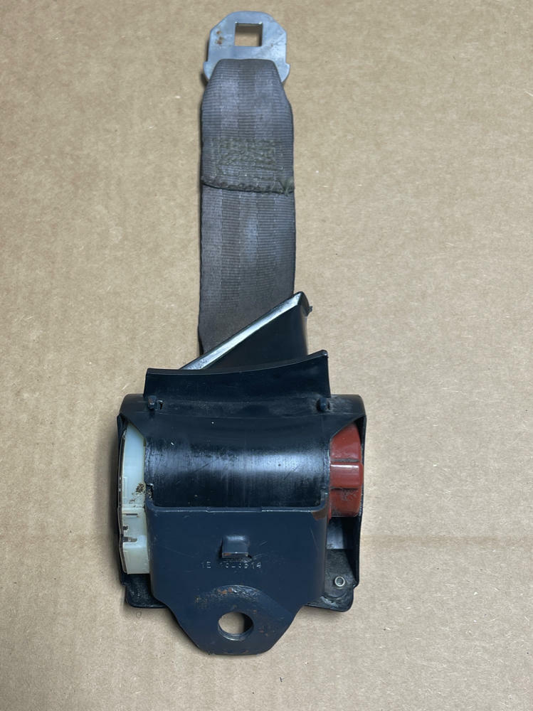 1987-93 Ford Mustang LX Passenger RH Rear Seat Belt 209