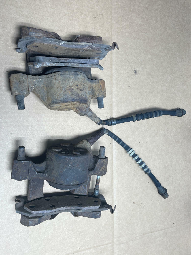 1987-93 Ford Mustang LX 5.0 Front Brake Caliper Pair 209