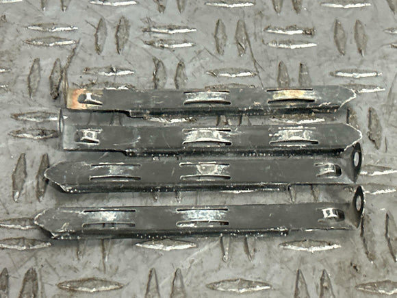 2003-04 Ford Mustang SVT Cobra Head Light Clip Retainers Set 283