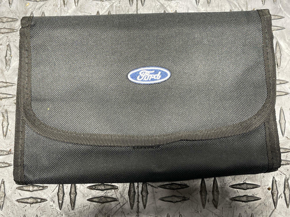 2014 Ford Mustang GT/CS Owner's Manual & Press Kit 281