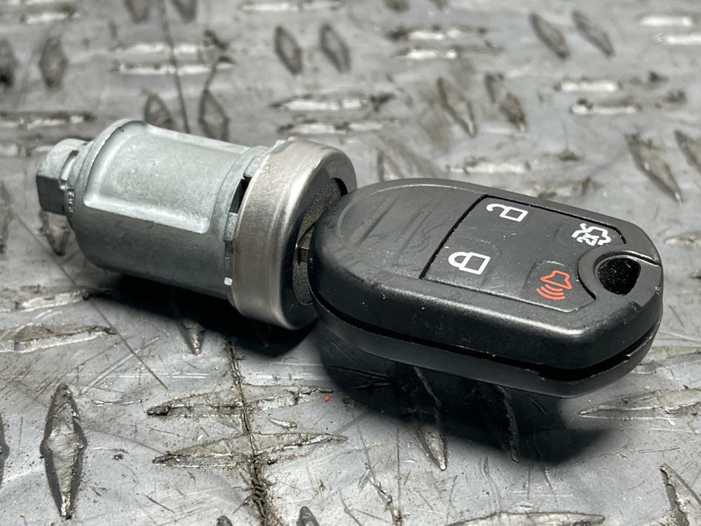 2013-14 Ford Mustang GT Matched Key & Ignition Set 281
