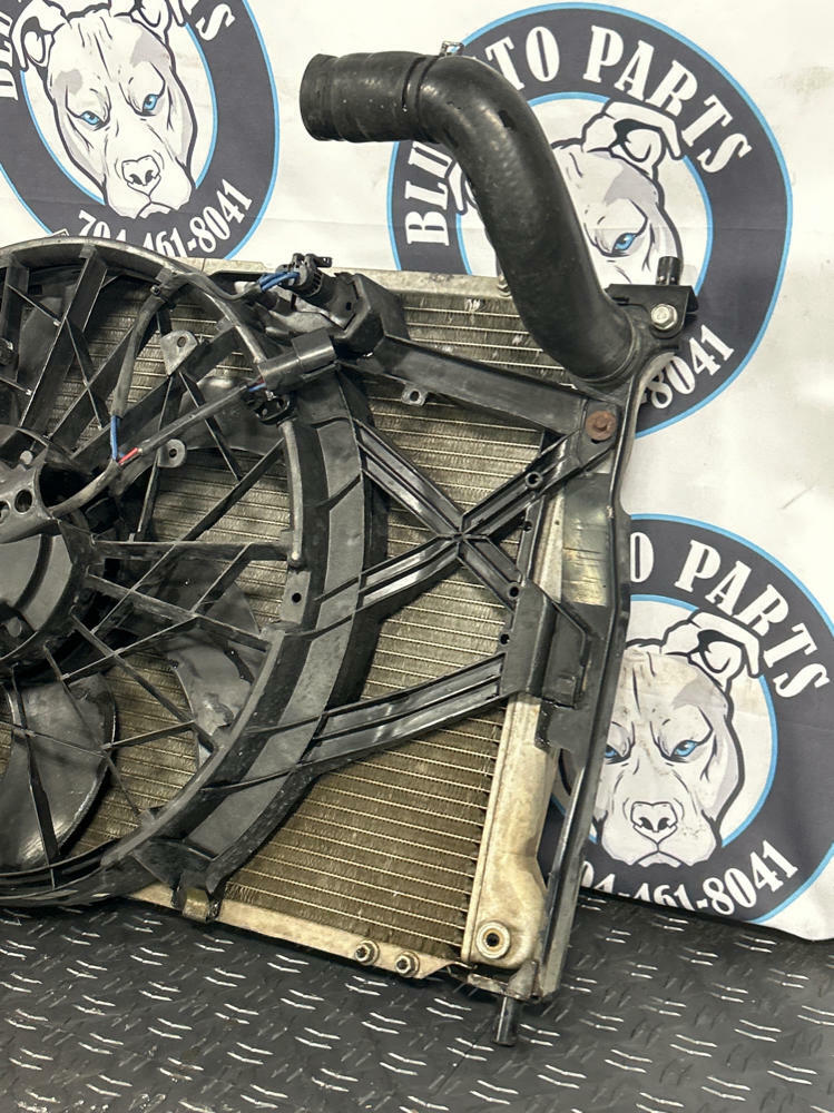 2003-04 Ford Mustang SVT Cobra Radiator & Fan Assem- NEEDS PETCOCK REPLACED 283