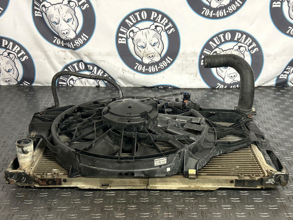 2003-04 Ford Mustang SVT Cobra Radiator & Fan Assem- NEEDS PETCOCK REPLACED 283