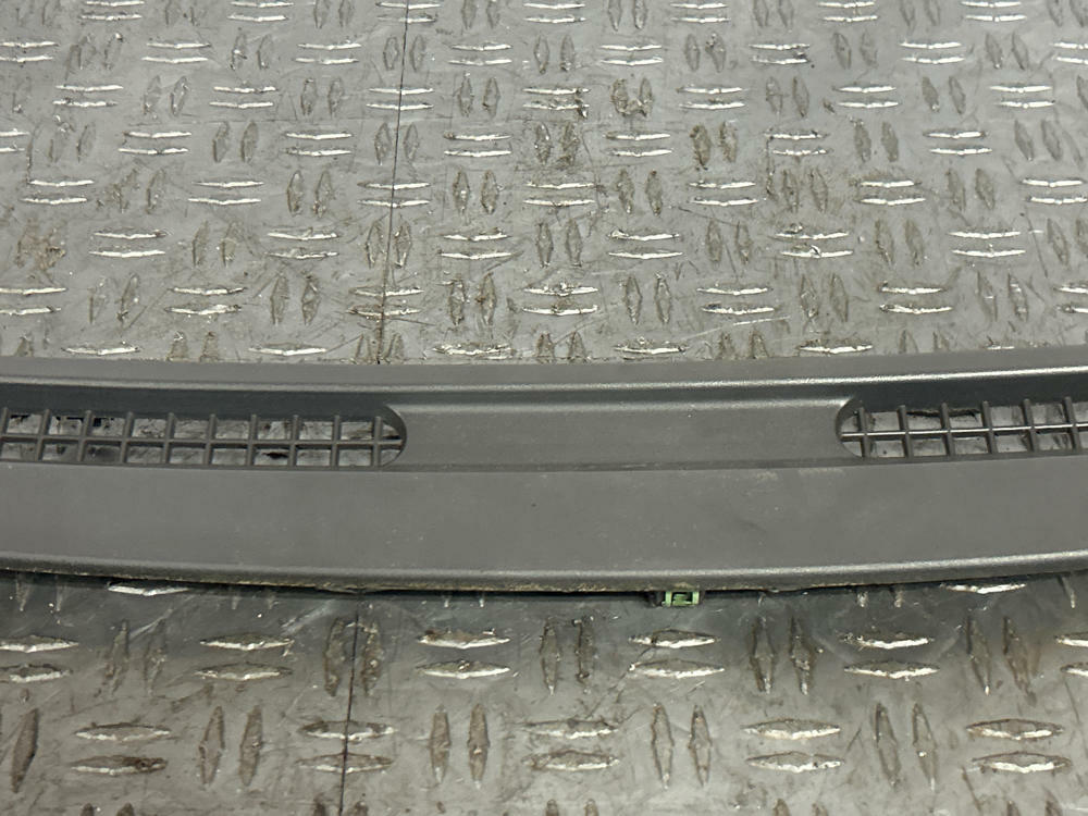 1999-04 Ford Mustang Defroster Vent Panel- for Dash 283