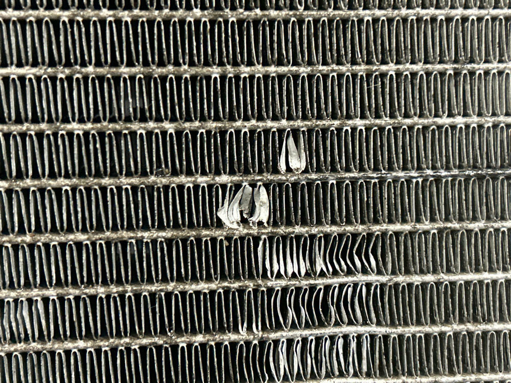 2003-04 Ford Mustang SVT Cobra Radiator & Fan Assem- NEEDS PETCOCK REPLACED 283