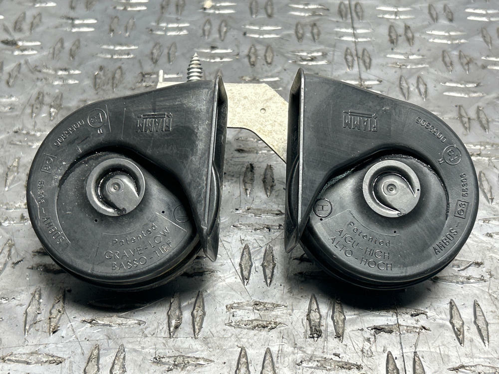 1999-04 Ford Mustang OEM Exterior Horns Set 281