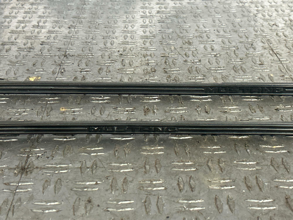 2003-04 Ford Mustang SVT Cobra Side Skirt/Rocker "MUSTANG" Trim 283