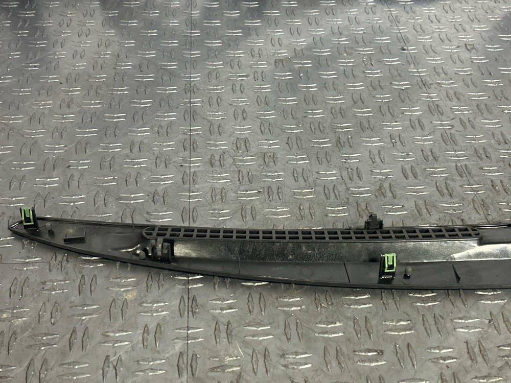1999-04 Ford Mustang Defroster Vent Panel- for Dash 283