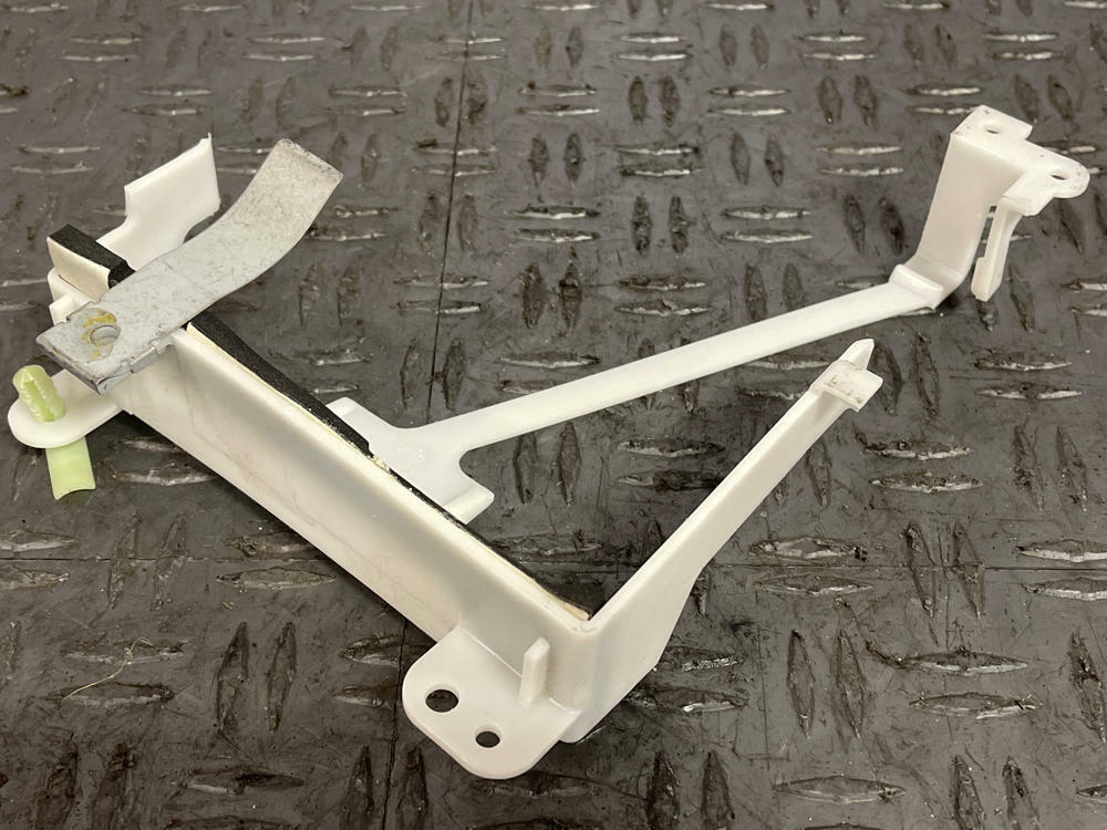 1999-04 Ford Mustang ECU Cage Bracket 284