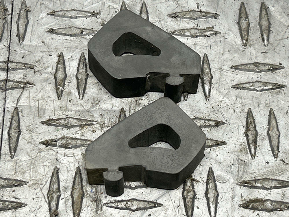 1999-04 Ford Mustang OEM Fender-to-Hood Rubber Bumper Pair 284