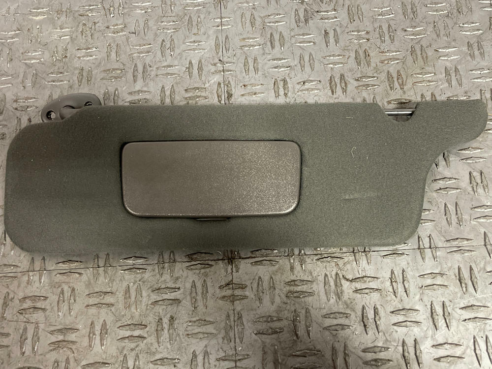 1999-04 Ford Mustang Coupe Sun Visors 284