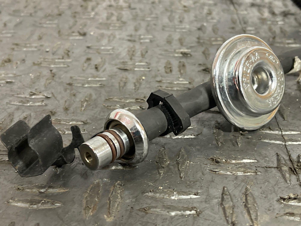 2003-04 Ford Mustang Mach One Fuel Dampener 36k Miles 284