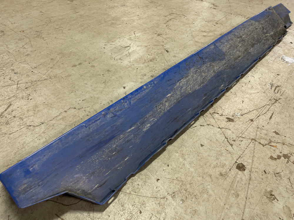 2003-04 Ford Mustang Mach One Passenger RH Side Skirt Azure Blue 284