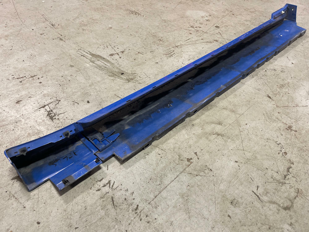 2003-04 Ford Mustang Mach One Passenger RH Side Skirt Azure Blue 284