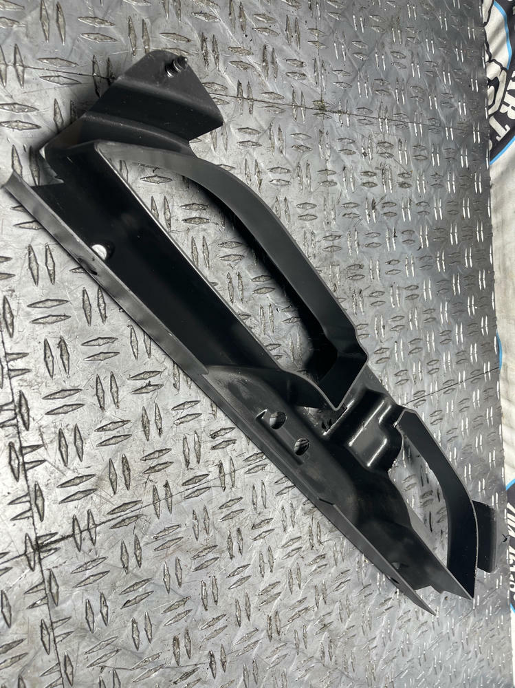 2003-04 Ford Mustang Mach One Grille Insert 284