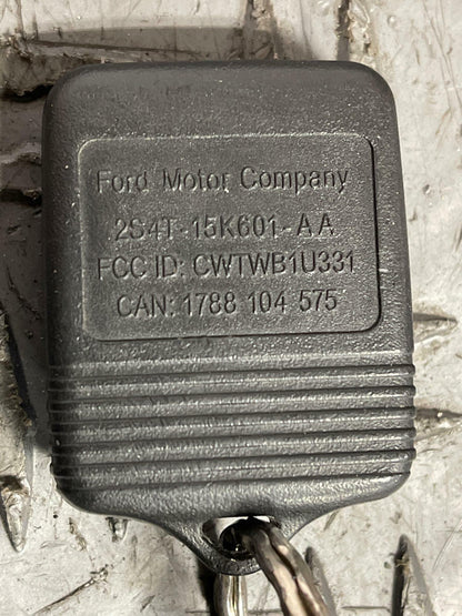 1999-04 Ford Mustang Ignition w/ Key 284