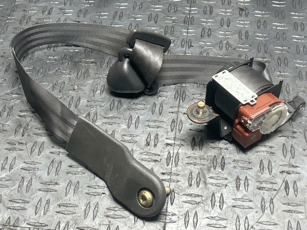 1999-04 Ford Mustang Dark Charcoal Front Right Seat Belt Assembly 284