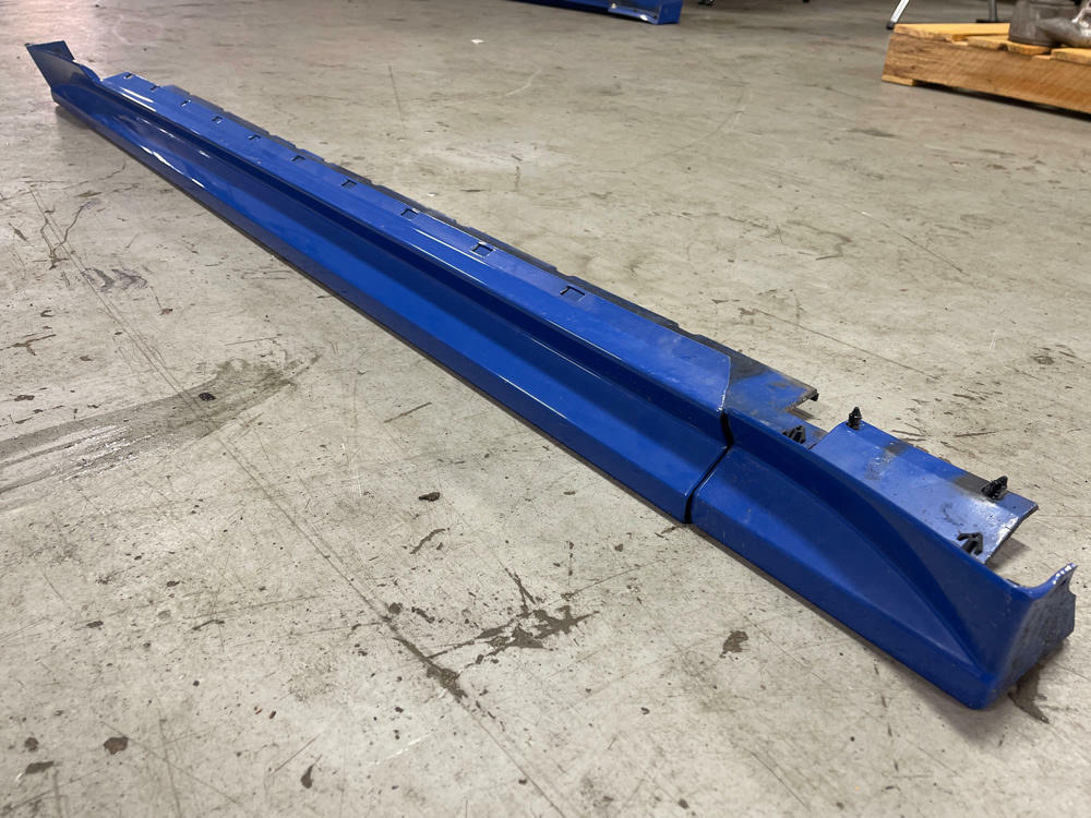 2003-04 Ford Mustang Mach One Passenger RH Side Skirt Azure Blue 284