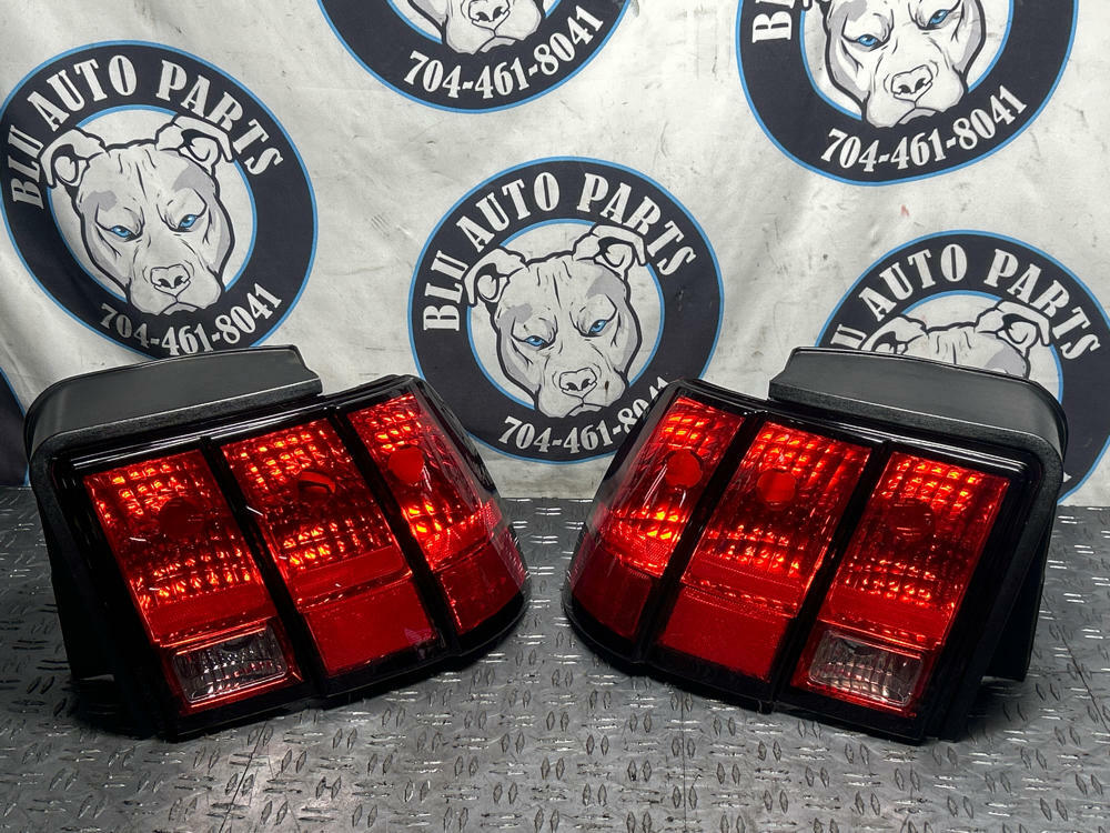 1999-04 Ford Mustang OEM Tail Light Pair 285
