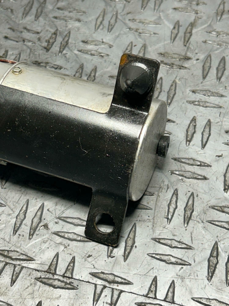 1999-04 Ford Mustang Convertible Top Pump 285