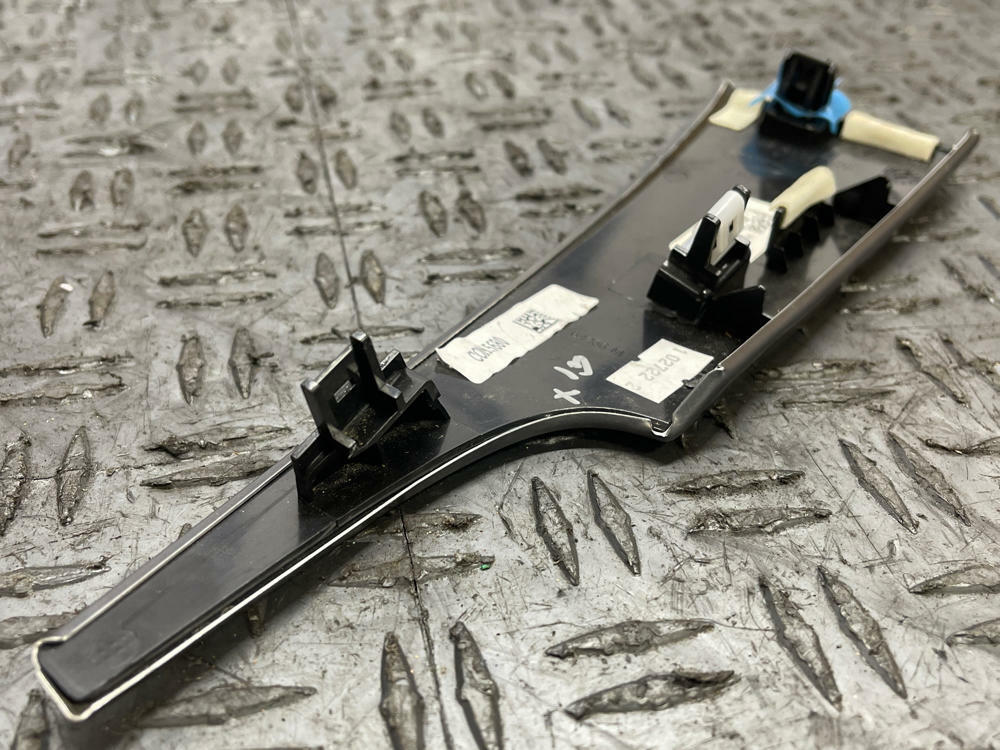 2015-23 Ford Mustang GT RH Lower Dash Extension Trim Panel- Base Model 285