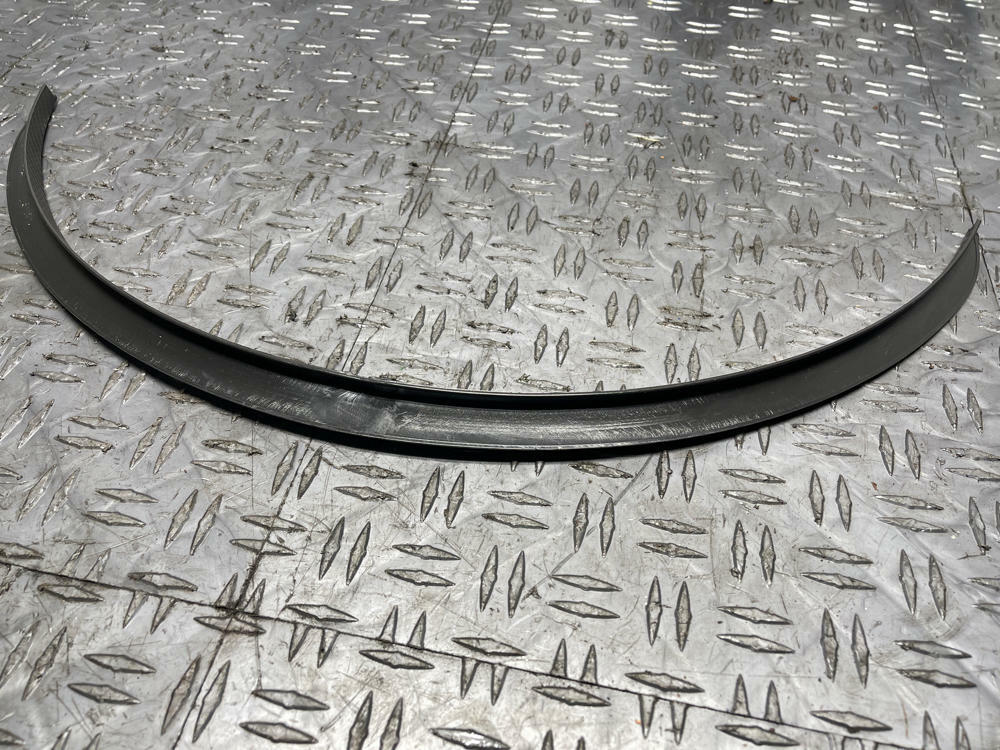 1999-04 Ford Mustang Carbon Fiber Fender Lip Extensions Set 285