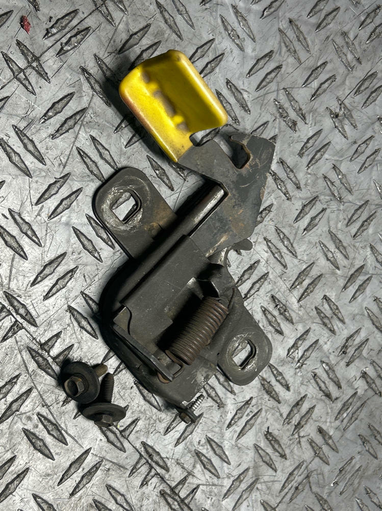 1999-04 Ford Mustang Hood Latch 285
