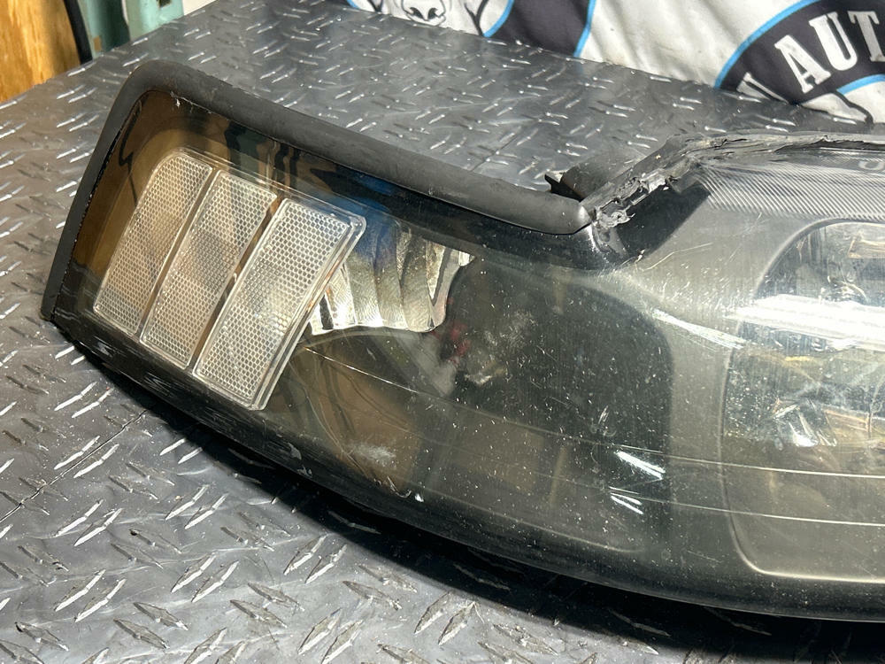 2003-04 Ford Mustang SVT Cobra Aftermarket Head Light Pair- Euro/Clears 255