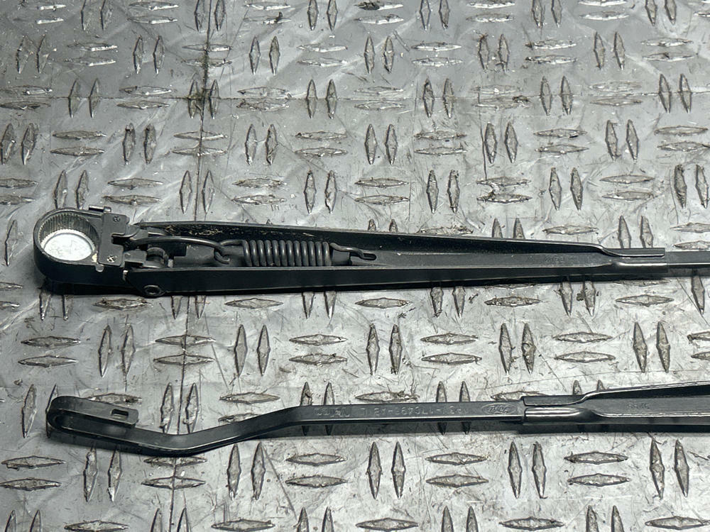 2003-04 Ford Mustang SVT Cobra Wiper Arm Pair- NO BLADES, Non-Aero Foil 255