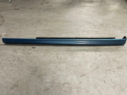 2004 Pontiac GTO Pass. RH Side Skirt/Rocker Panel- Barbados Mica Metallic 280