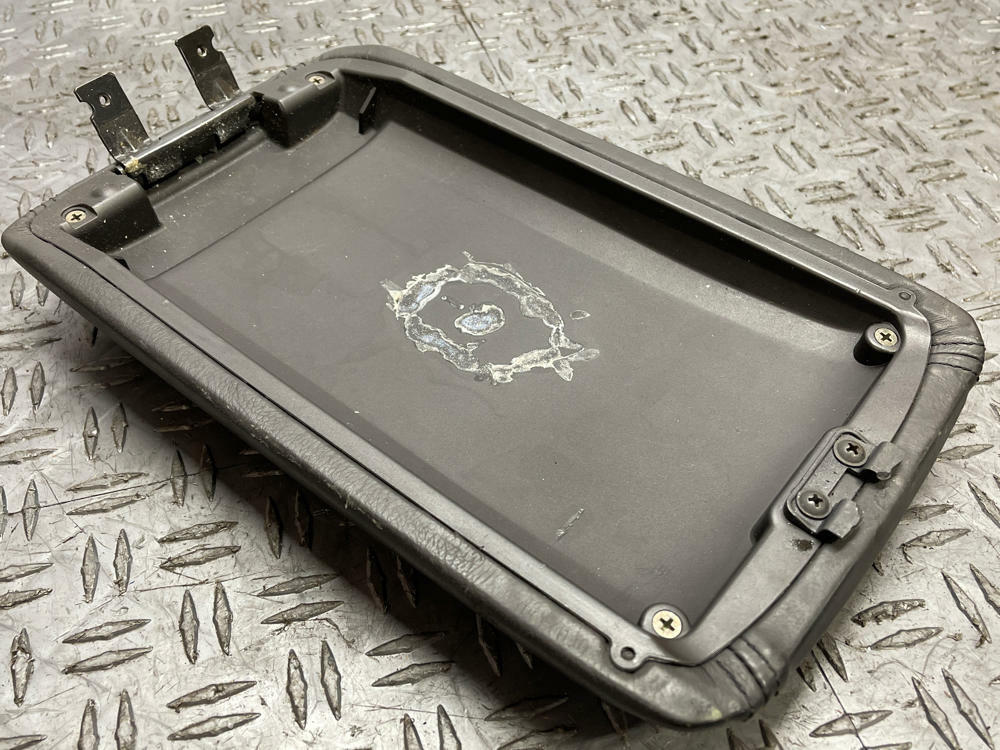 2004-06 Pontiac GTO Leather Center Console Lid 280