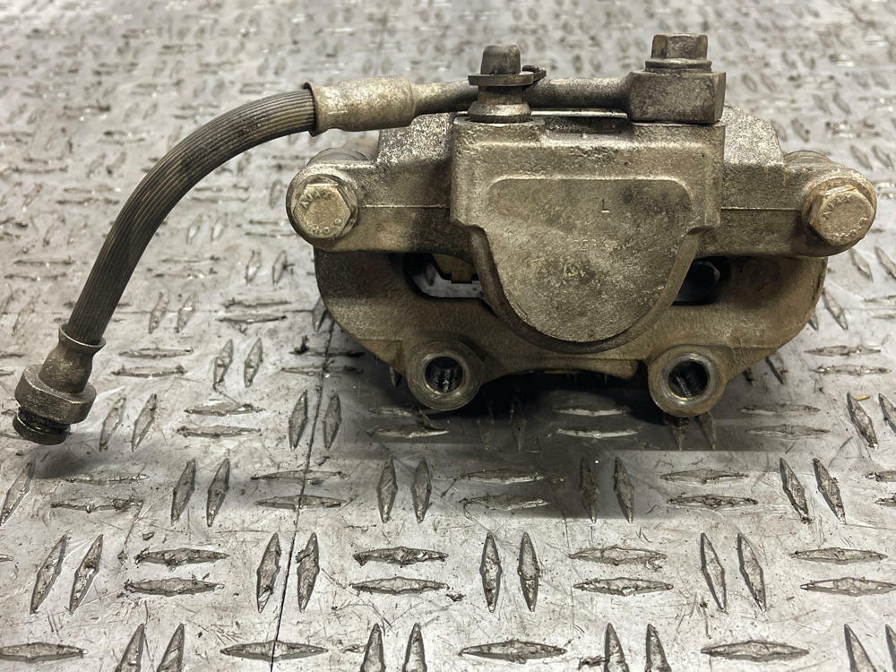2004-06 Pontiac GTO Rear Brake Caliper Pair 280