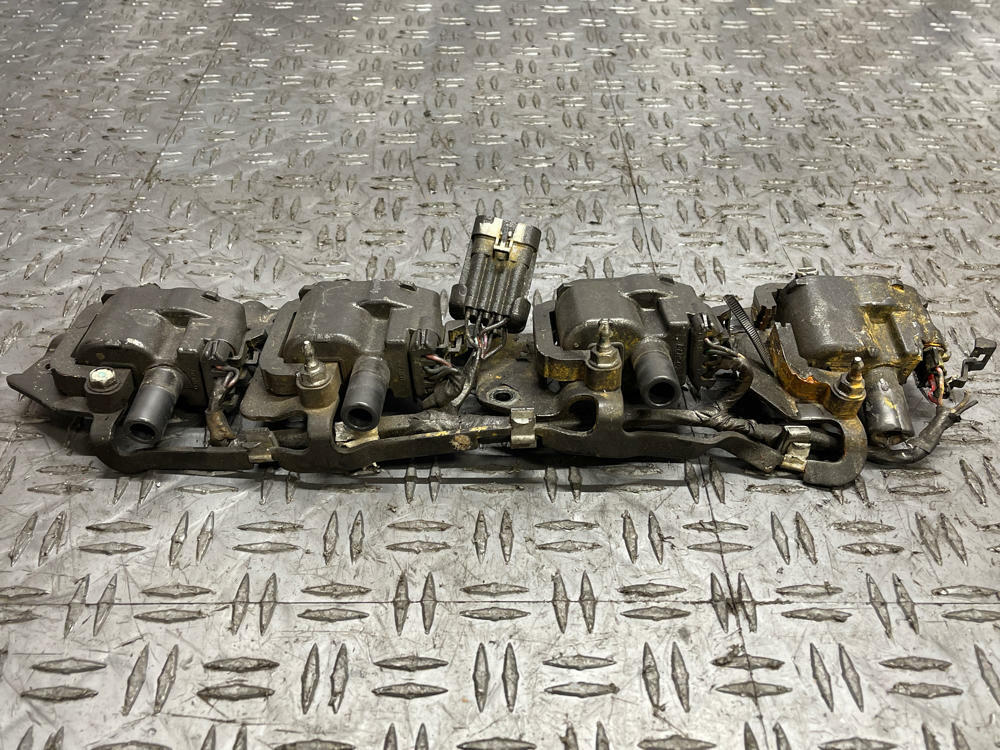 2004 Pontiac GTO OEM Driver LH Coil Pack Assembly- DAMAGED, for LS1 5.7L 280